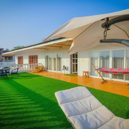 Villa Nazuri W Caretaker Candolim Bagian luar foto