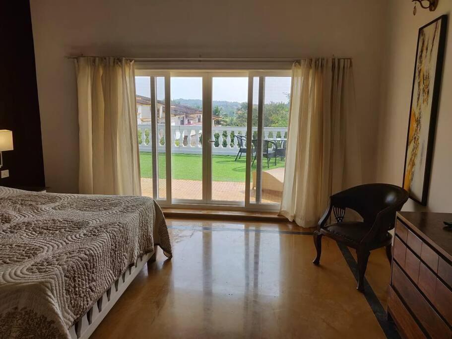 Villa Nazuri W Caretaker Candolim Bagian luar foto