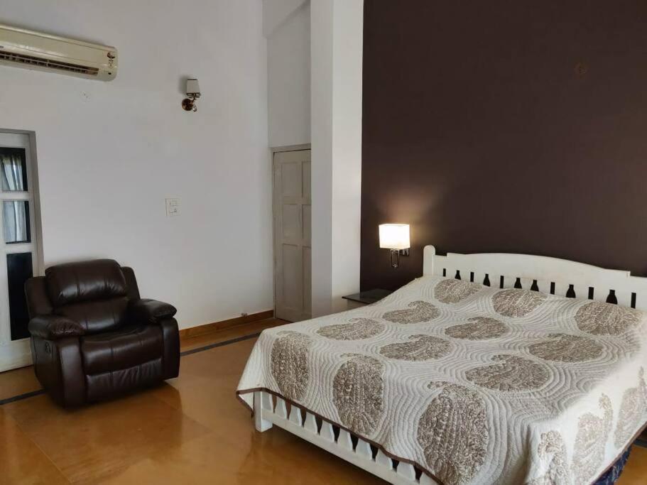 Villa Nazuri W Caretaker Candolim Bagian luar foto