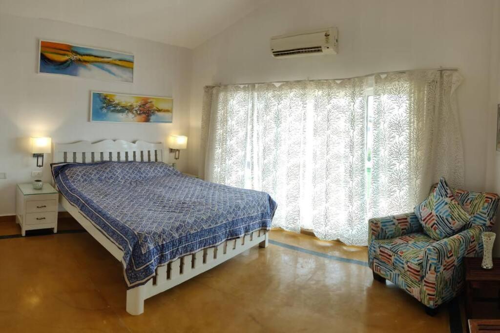 Villa Nazuri W Caretaker Candolim Bagian luar foto
