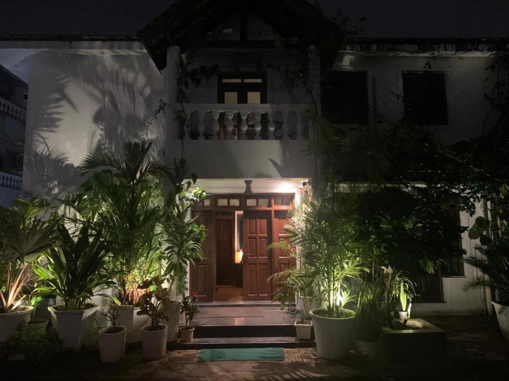 Villa Nazuri W Caretaker Candolim Bagian luar foto