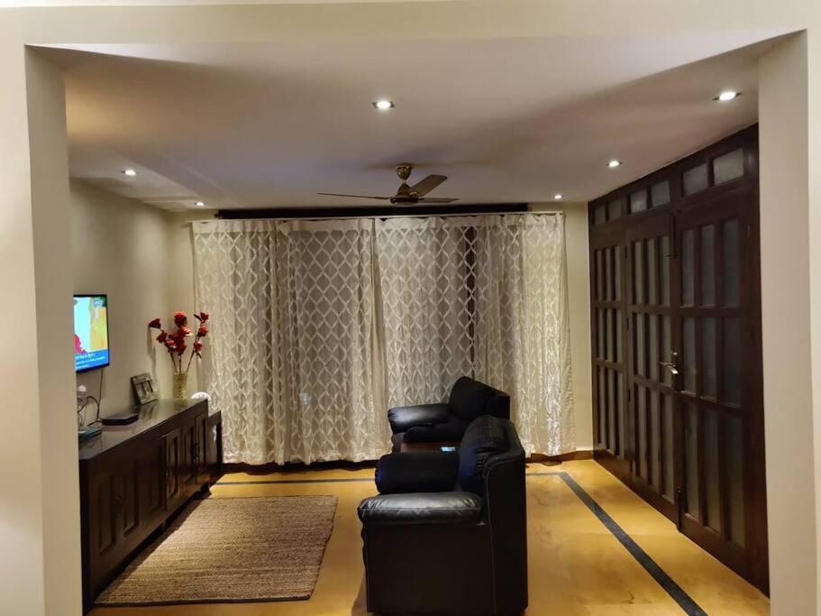 Villa Nazuri W Caretaker Candolim Bagian luar foto